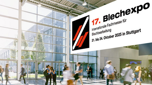 Messehalle mit Ankündigungstafel 17. Blechexpo
