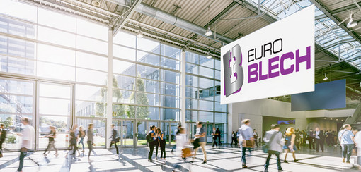 Messsehalle mit Blechexpo-Banner